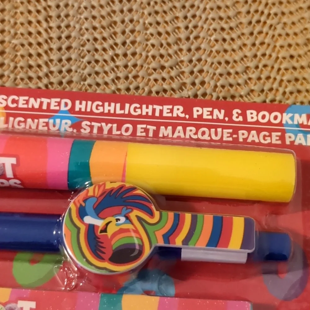Fruit Loops scented highlighter pen & bookmark New - Picture 2 of 4